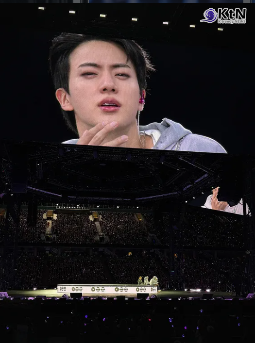 그룹 방탄소년단(BTS)의 진이 포브스코리아 선정 패션 화보가 가장 기대되는 아티스트 1위에 오른 데 이어, 라스베이거스 스타디움 콘서트에서 압도적인 라이브와 깜짝 퍼포먼스를 선보이며 글로벌 톱클래스 솔로 아티스트로서의 영향력을 증명했다.  사진=2026. 06.01   진 인스타그램 갈무리 K trendy NEWS DB ⓒ케이 트렌디뉴스 무단전재 및 수집, 재배포금지