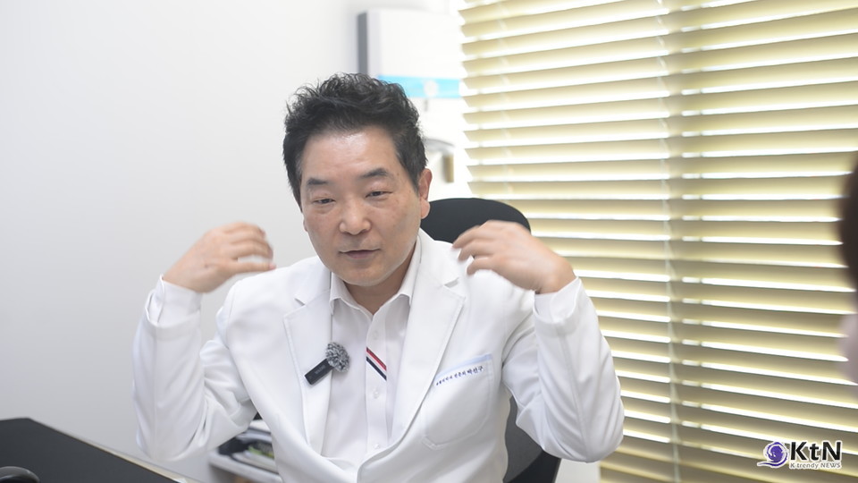 [낭만닥터 박사부] 박선구 원장의 몸을 읽는 진료.  사진=K trendy NEWS DB ⓒ케이 트렌디뉴스 무단전재 및 수집, 재배포금지