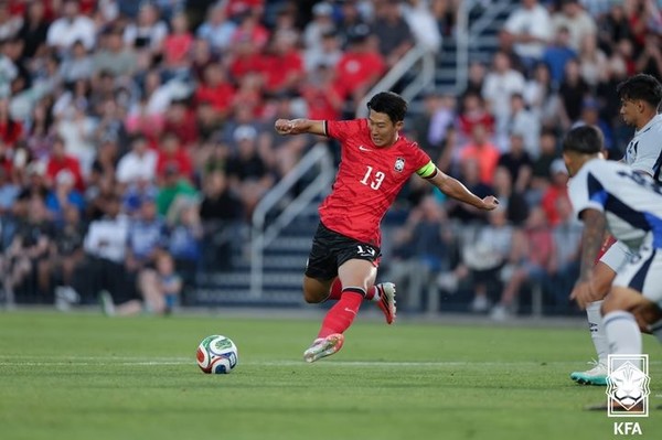 손흥민(Son Heung-min)이 은퇴 후 “좋은 아빠가 되고 싶다”고 밝히며 자녀에게는 축구를 권하지 않겠다는 속내를 털어놓은 가운데, 북중미 월드컵에서는 한국 축구의 득점 기록을 새로 쓸 가능성을 남겼다.  사진=2026. 06.05   축구협회  인스타그램 갈무리 K trendy NEWS DB ⓒ케이 트렌디뉴스 무단전재 및 수집, 재배포금지