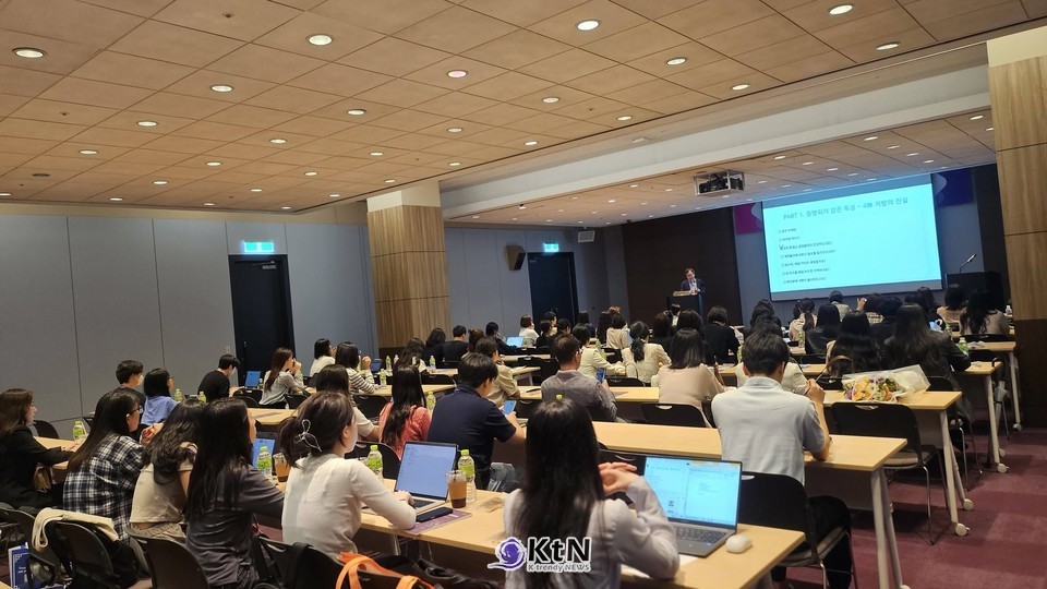 김주덕 석좌교수는 정부를 향해서도 기술 주도형 경쟁체제 전환과 전략적 R&D 투자를 강조했다. /사진=K trendy NEWS DB ⓒ케이 트렌디뉴스 무단전재 및 수집, 재배포금지