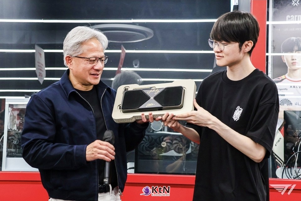 [이재명정부 정책 분석②] HBM 호황의 역설, 반도체 강국과 AI 강국 사이/사진=@NVIDIANetworkng. skhynix_official. K trendy NEWS DB ⓒ케이 트렌디뉴스 무단전재 및 수집, 재배포금지