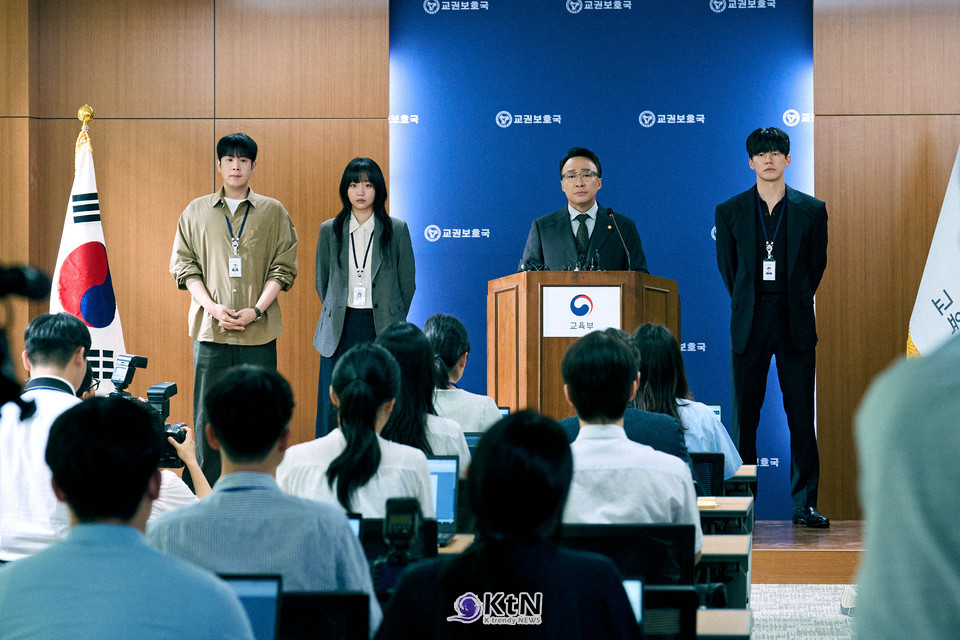 '참교육'의 초기 흥행은 넷플릭스 코리아 콘텐츠 전략의 유효성을 다시 한번 확인시켜 주는 데이터다. /사진=넷플릭스 참교육 스틸, K trendy NEWS DB ⓒ케이 트렌디뉴스 무단전재 및 수집, 재배포금지