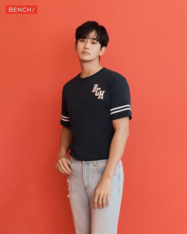 김수현, 사생활 의혹 여파 딛고 첫 행보는 필리핀 패션 브랜드 광고  사진=2026. 06.09 ‘벤치(Bench)’   K trendy NEWS DB ⓒ케이 트렌디뉴스 무단전재 및 수집, 재배포금지