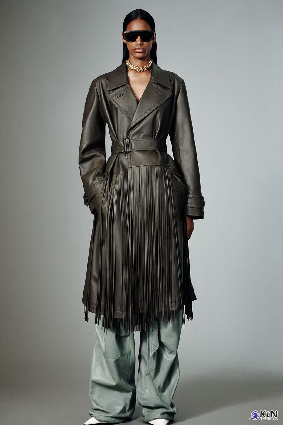 Balenciaga Unveils Spring 2027 Exploring the Concept of "Unsized". 사진=Balenciaga, K trendy NEWS DB ⓒ케이 트렌디뉴스 무단전재 및 수집, 재배포금지