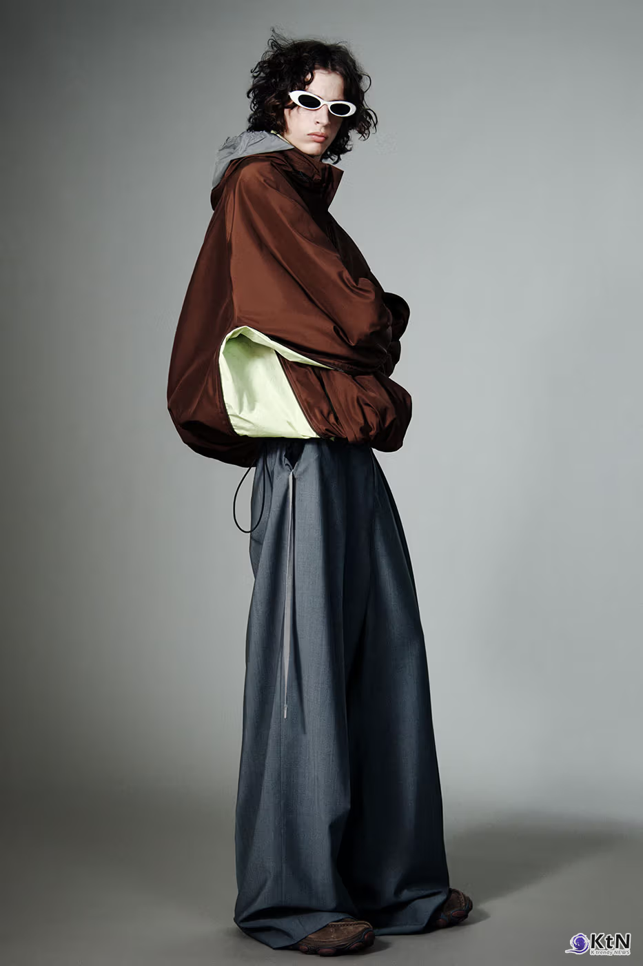 Balenciaga Unveils Spring 2027 Exploring the Concept of "Unsized". 사진=Balenciaga, K trendy NEWS DB ⓒ케이 트렌디뉴스 무단전재 및 수집, 재배포금지