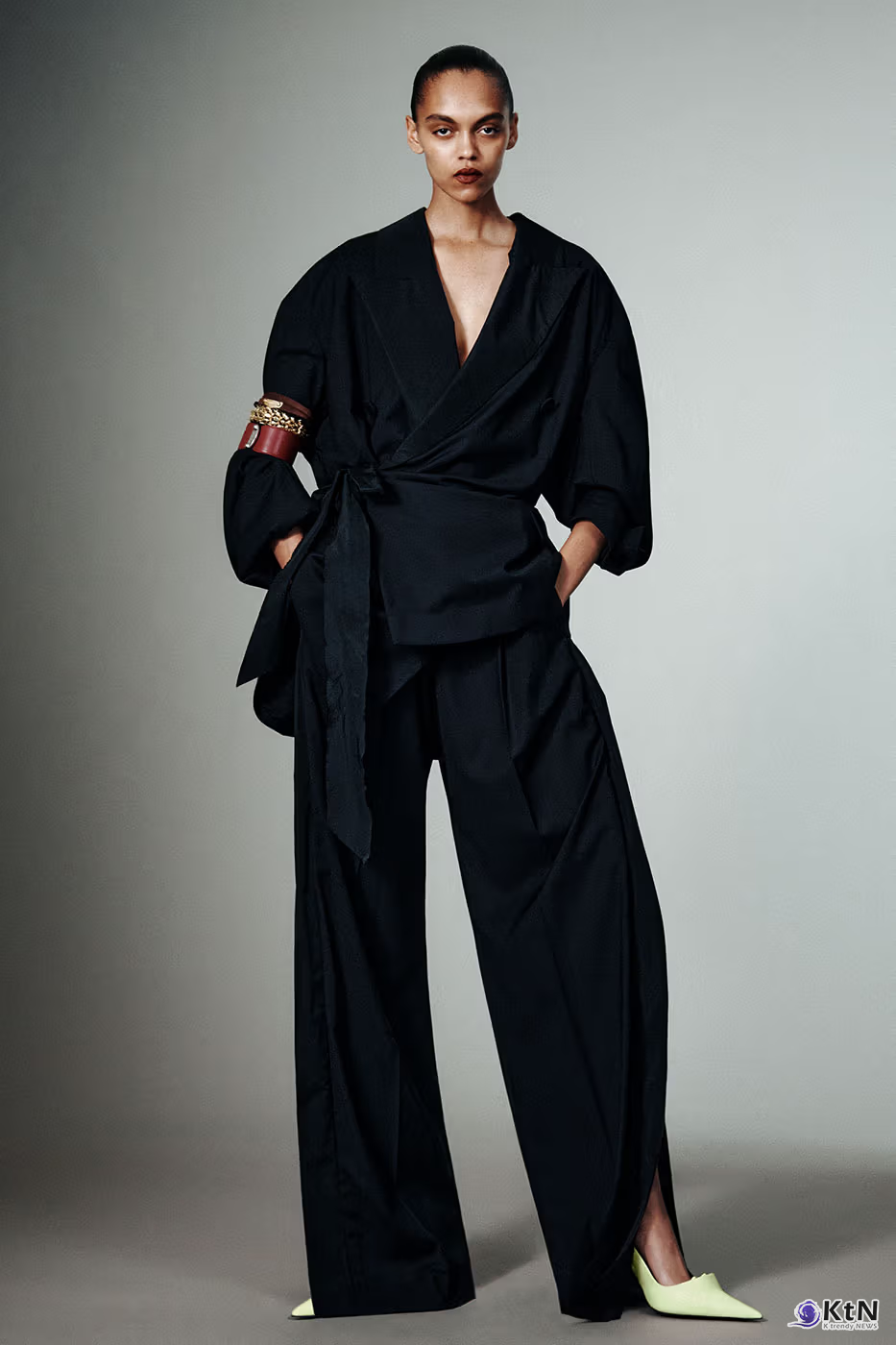 Balenciaga Unveils Spring 2027 Exploring the Concept of "Unsized". 사진=Balenciaga, K trendy NEWS DB ⓒ케이 트렌디뉴스 무단전재 및 수집, 재배포금지