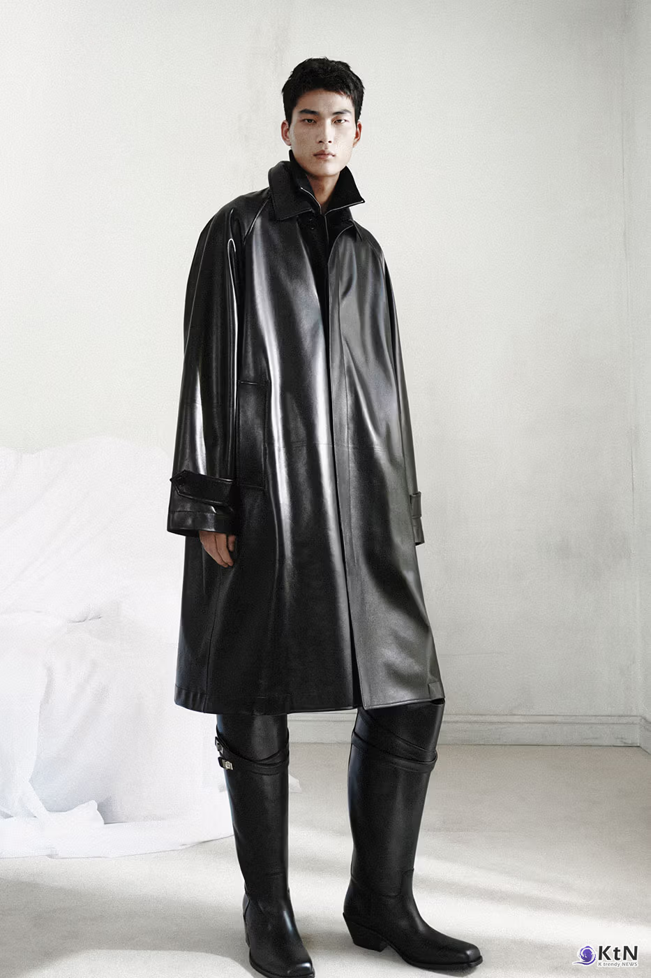 Balenciaga Unveils Spring 2027 Exploring the Concept of "Unsized". 사진=Balenciaga, K trendy NEWS DB ⓒ케이 트렌디뉴스 무단전재 및 수집, 재배포금지