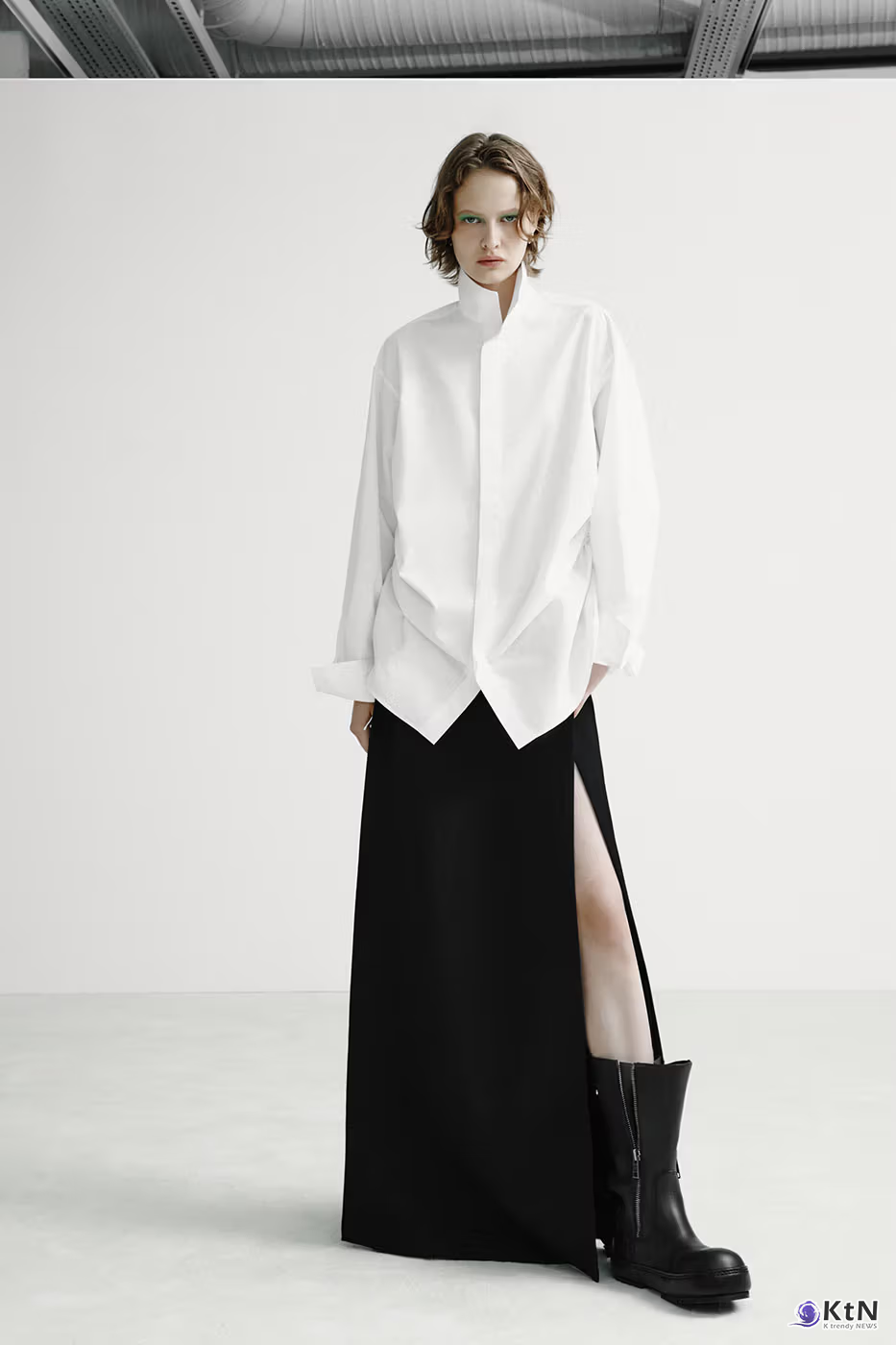 Balenciaga Unveils Spring 2027 Exploring the Concept of "Unsized". 사진=Balenciaga, K trendy NEWS DB ⓒ케이 트렌디뉴스 무단전재 및 수집, 재배포금지
