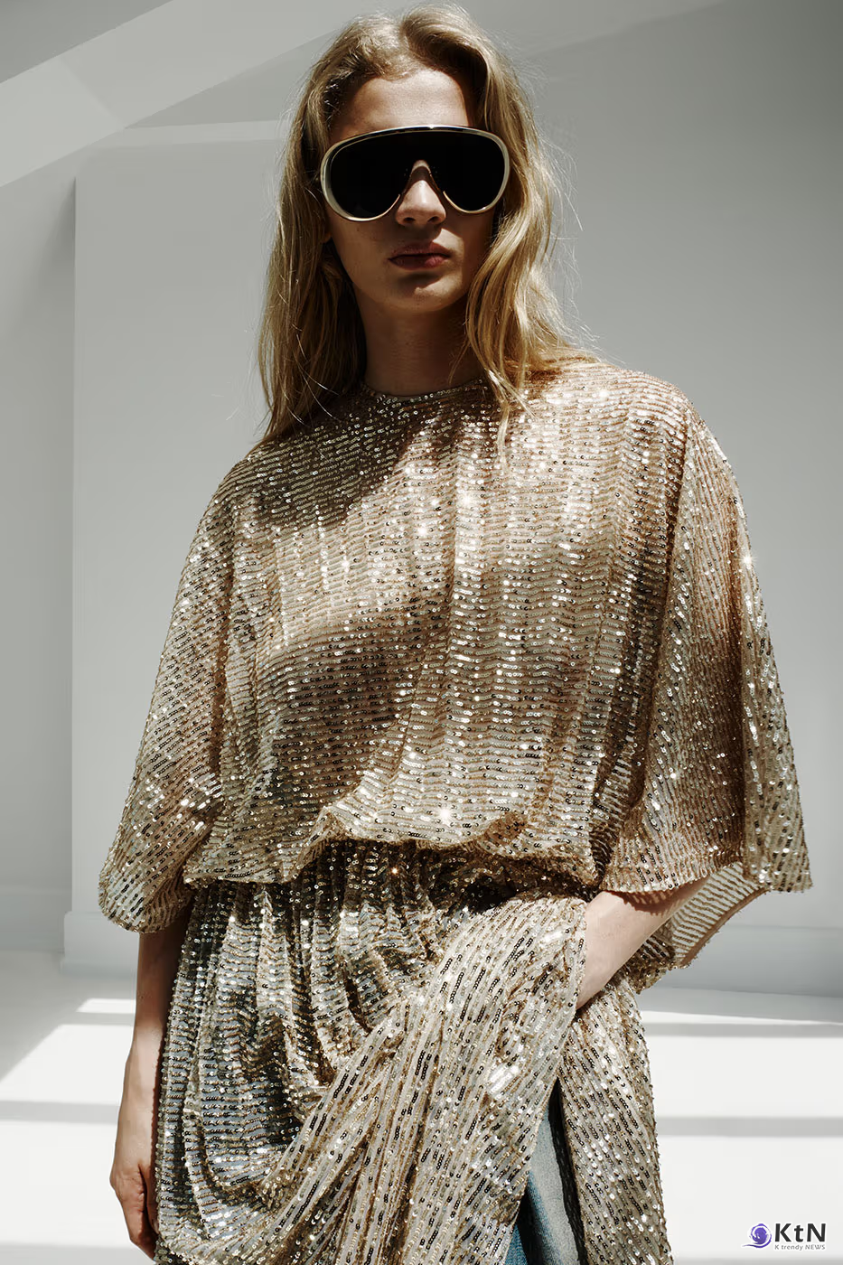 Balenciaga Unveils Spring 2027 Exploring the Concept of "Unsized". 사진=Balenciaga, K trendy NEWS DB ⓒ케이 트렌디뉴스 무단전재 및 수집, 재배포금지