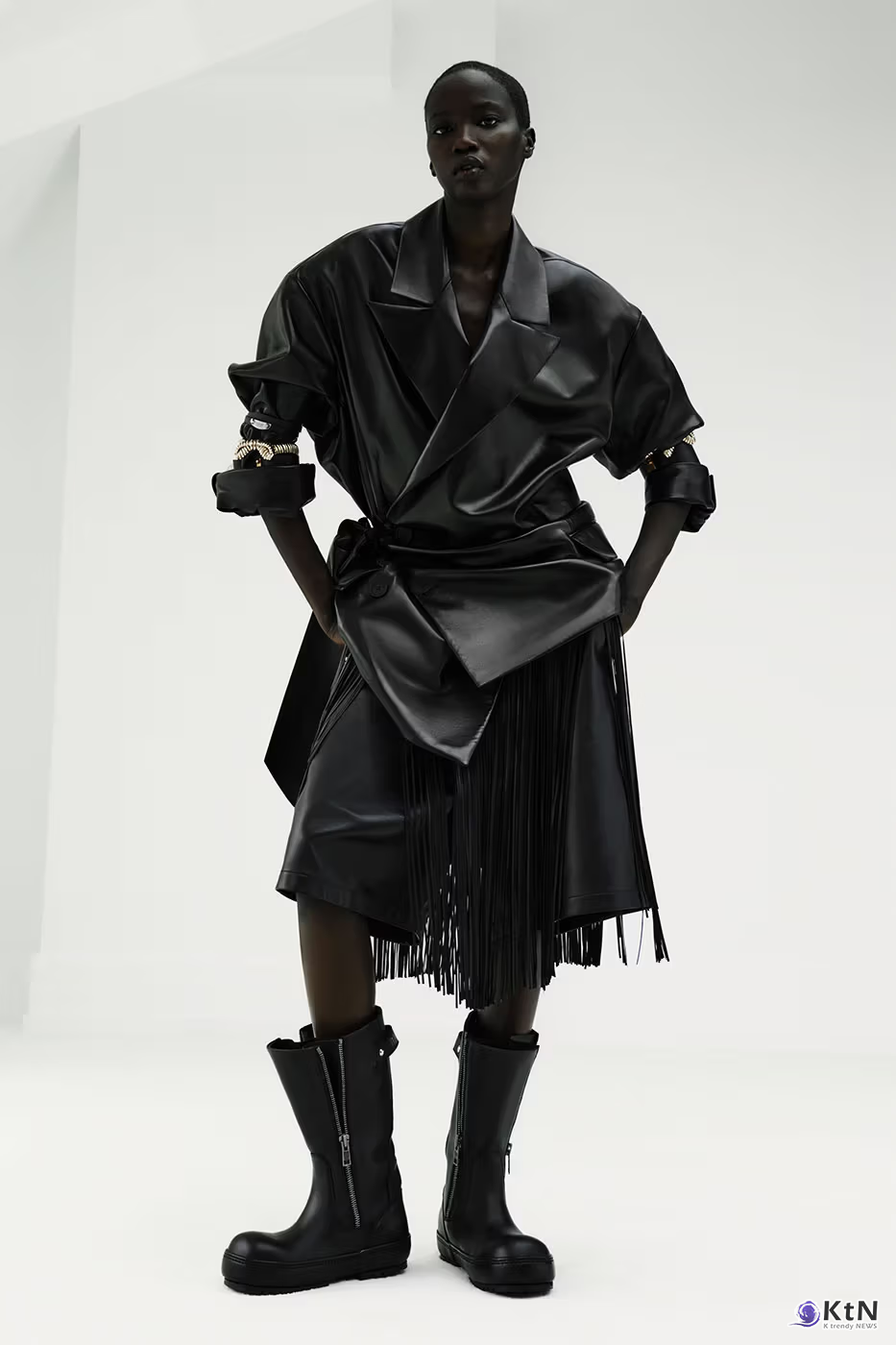 Balenciaga Unveils Spring 2027 Exploring the Concept of "Unsized". 사진=Balenciaga, K trendy NEWS DB ⓒ케이 트렌디뉴스 무단전재 및 수집, 재배포금지