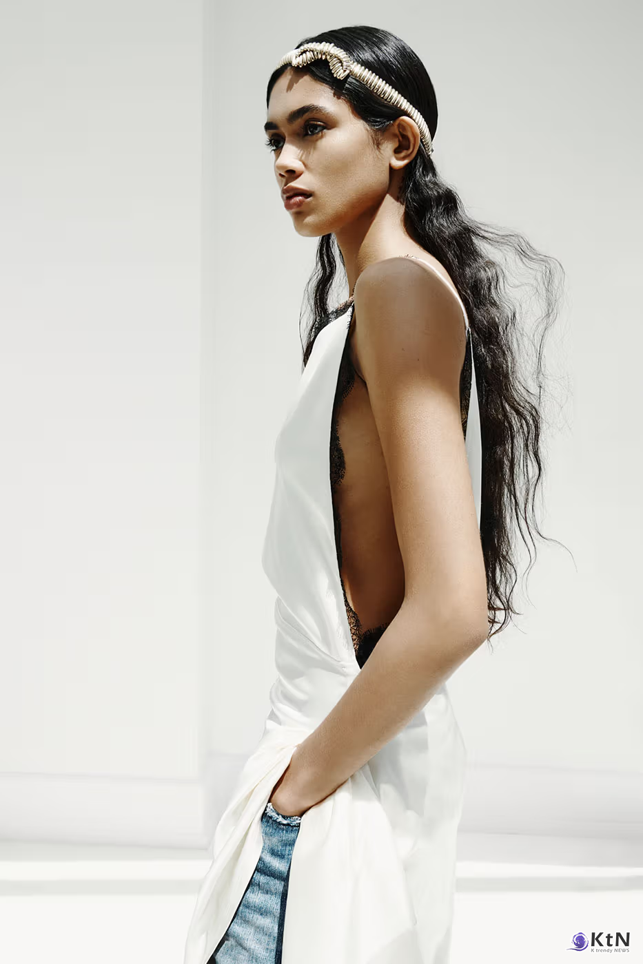 Balenciaga Unveils Spring 2027 Exploring the Concept of "Unsized". 사진=Balenciaga, K trendy NEWS DB ⓒ케이 트렌디뉴스 무단전재 및 수집, 재배포금지