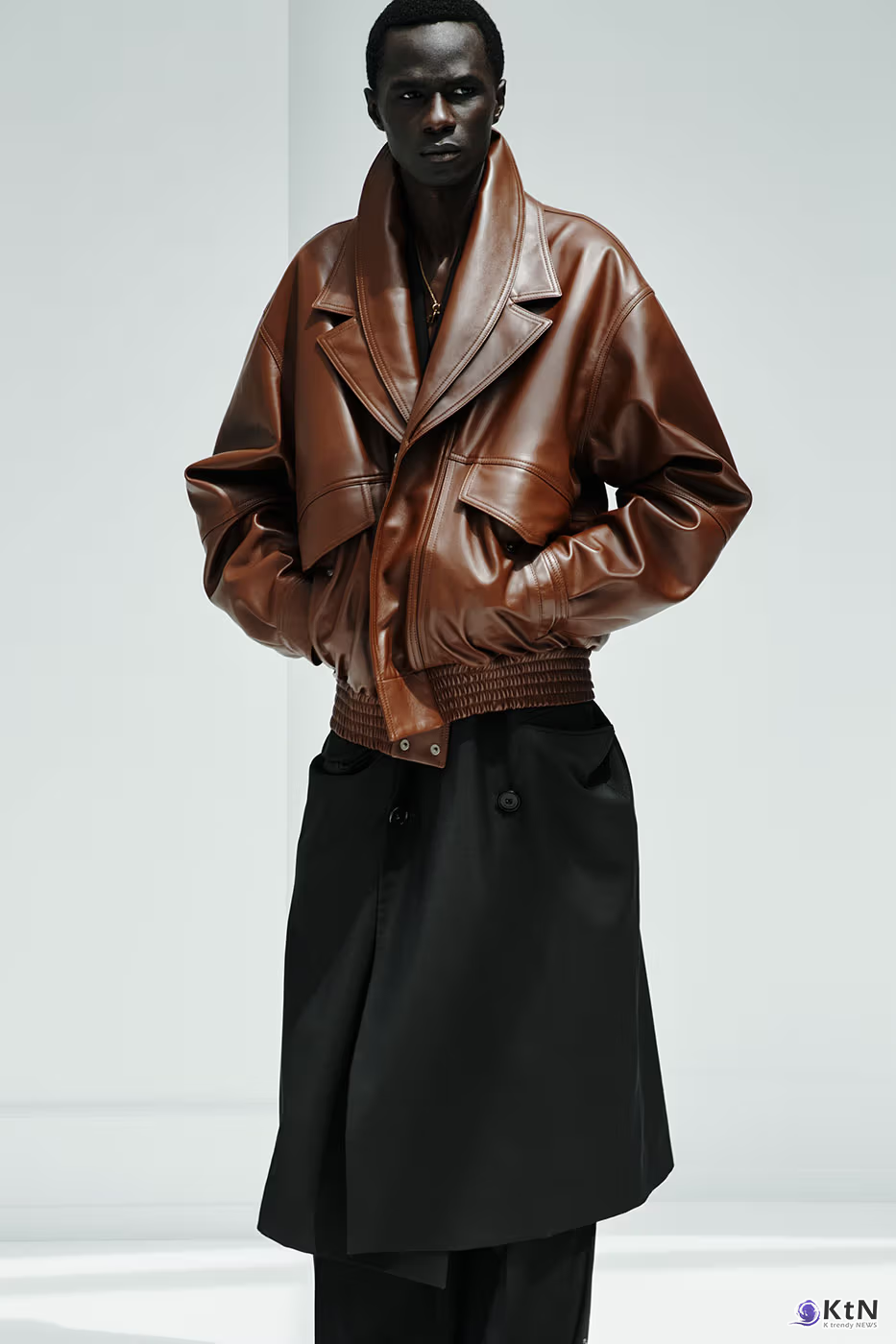Balenciaga Unveils Spring 2027 Exploring the Concept of "Unsized". 사진=Balenciaga, K trendy NEWS DB ⓒ케이 트렌디뉴스 무단전재 및 수집, 재배포금지
