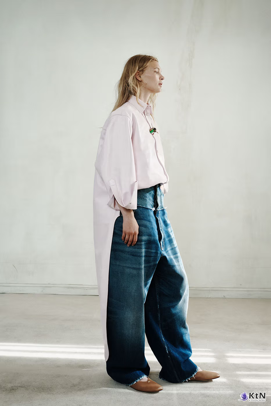 Balenciaga Unveils Spring 2027 Exploring the Concept of "Unsized". 사진=Balenciaga, K trendy NEWS DB ⓒ케이 트렌디뉴스 무단전재 및 수집, 재배포금지