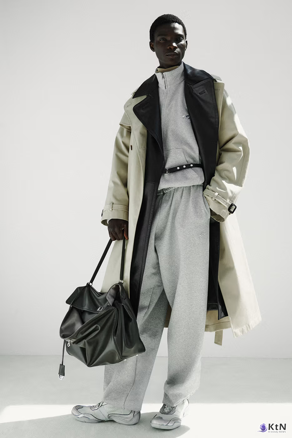 Balenciaga Unveils Spring 2027 Exploring the Concept of "Unsized". 사진=Balenciaga, K trendy NEWS DB ⓒ케이 트렌디뉴스 무단전재 및 수집, 재배포금지