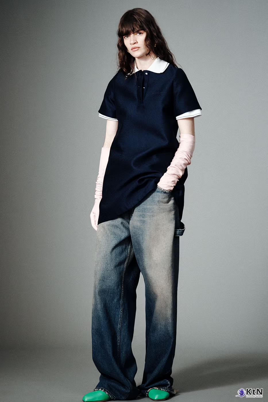 Balenciaga Unveils Spring 2027 Exploring the Concept of "Unsized". 사진=Balenciaga, K trendy NEWS DB ⓒ케이 트렌디뉴스 무단전재 및 수집, 재배포금지