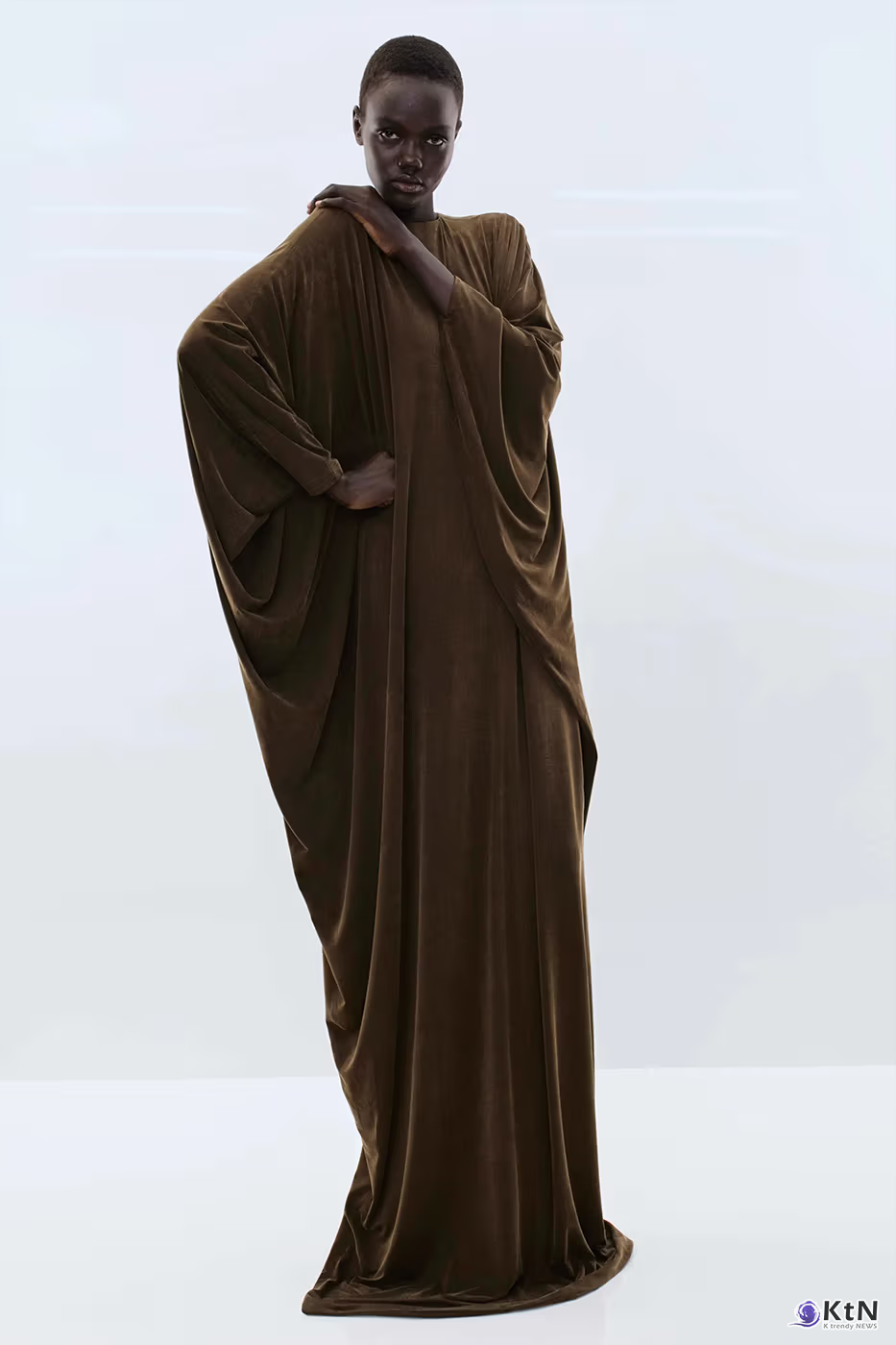Haider Ackermann Deepens the House's Vocabulary for Tom Ford Pre-Fall 2026 Collection. 사진=Tom Ford, K trendy NEWS DB ⓒ케이 트렌디뉴스 무단전재 및 수집, 재배포금지