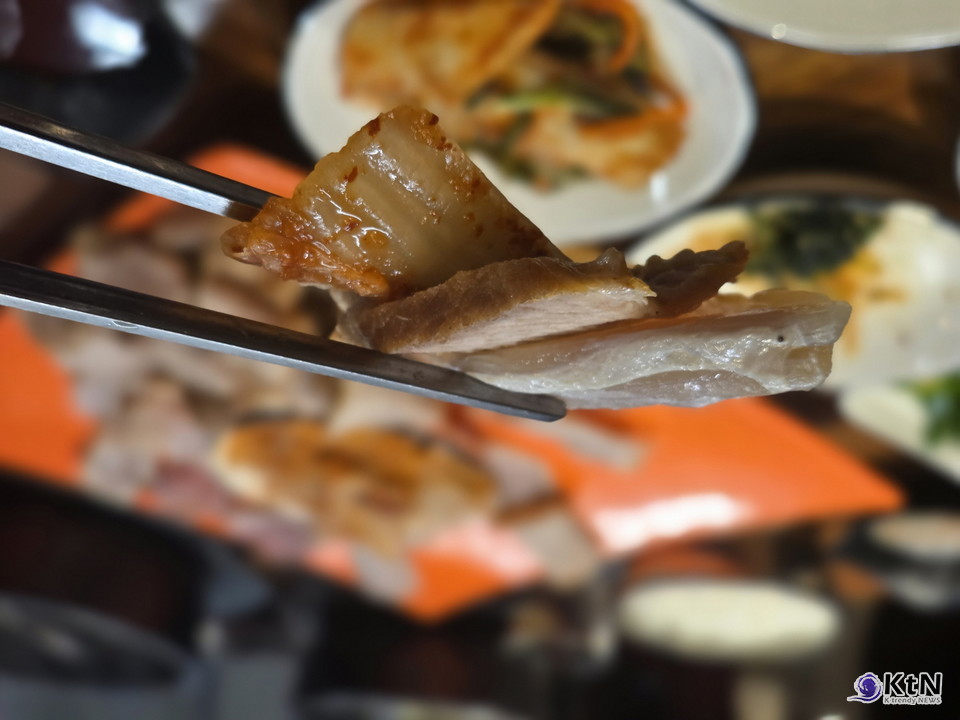  /사진=흥부놀부_ K-푸드 전통을 지켜온 손맛의 힘. 홍어삼합. K trendy NEWS DB ⓒ케이 트렌디뉴스 무단전재 및 수집, 재배포금지