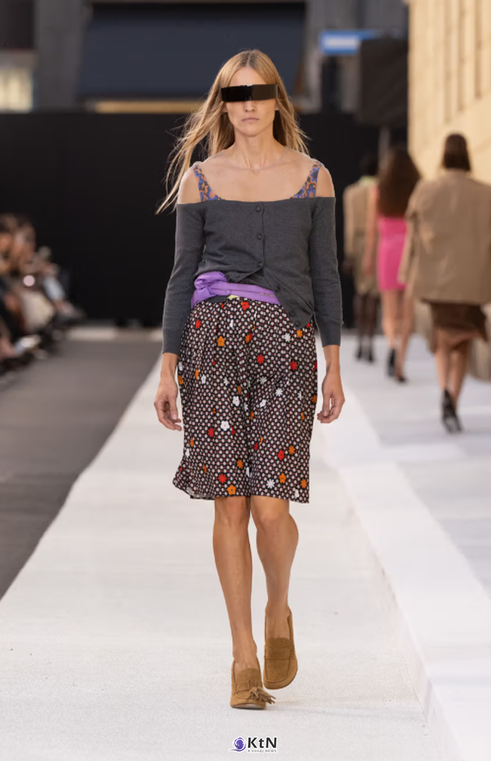 MM6 Maison Margiela Spring/Summer 2026 Is All About "Heightened Normality".  사진=Maison Margiela/Vogue Runway, K trendy NEWS DB  ⓒ케이 트렌디뉴스 무단전재 및 수집, 재배포금지