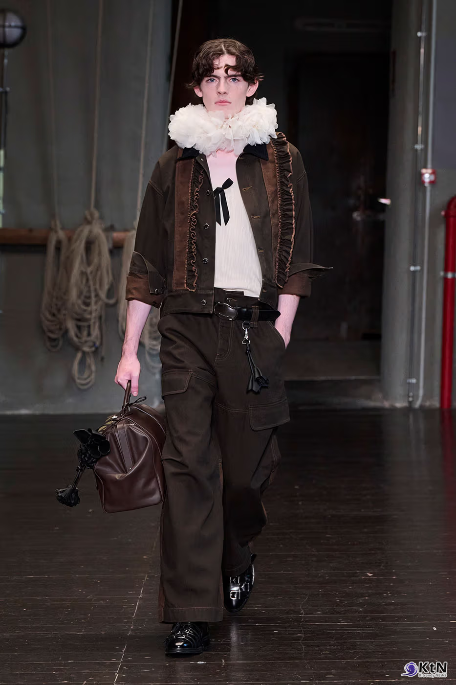 Simone Rocha Debuts Inaugural Men's Collection for SS27. 사진=Simone Rocha, K trendy NEWS DB ⓒ케이 트렌디뉴스 무단전재 및 수집, 재배포금지