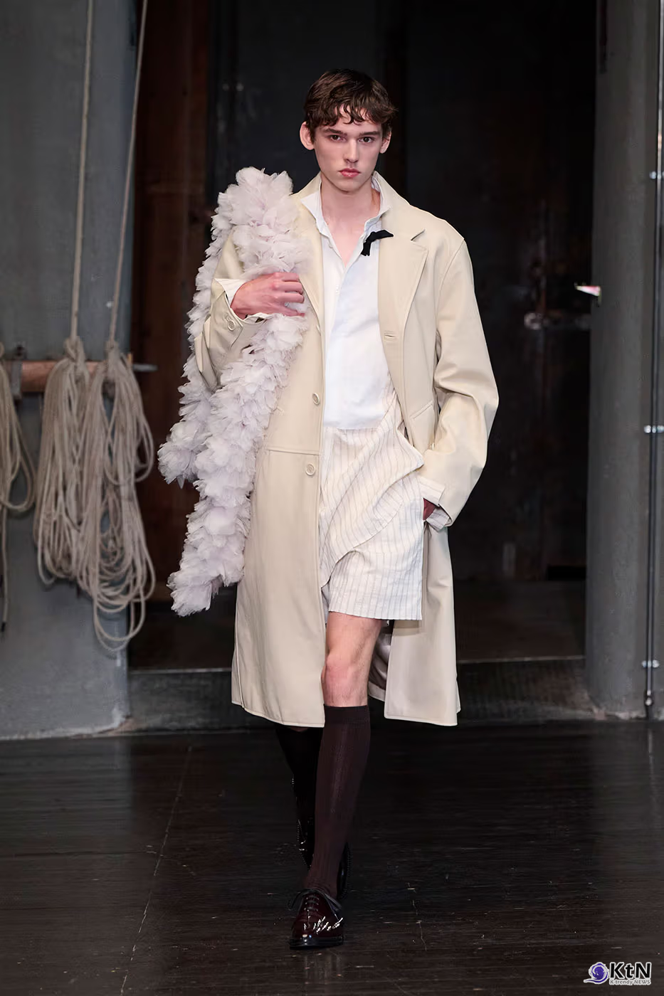 Simone Rocha Debuts Inaugural Men's Collection for SS27. 사진=Simone Rocha, K trendy NEWS DB ⓒ케이 트렌디뉴스 무단전재 및 수집, 재배포금지