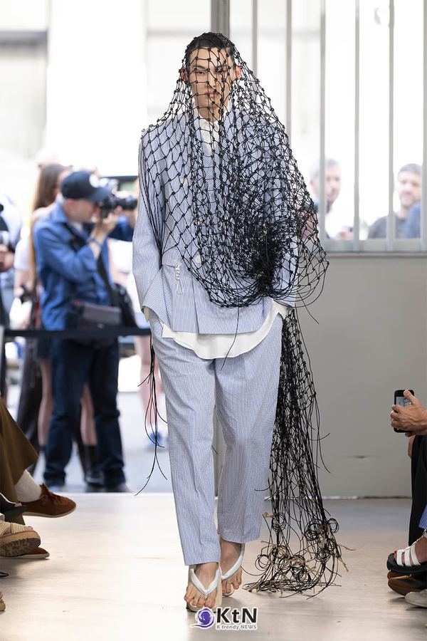 SETCHU SS27 Is Sartorially “Caught in the Nets”. 사진=Ilaria Orsini, K trendy NEWS DB ⓒ케이 트렌디뉴스 무단전재 및 수집, 재배포금지