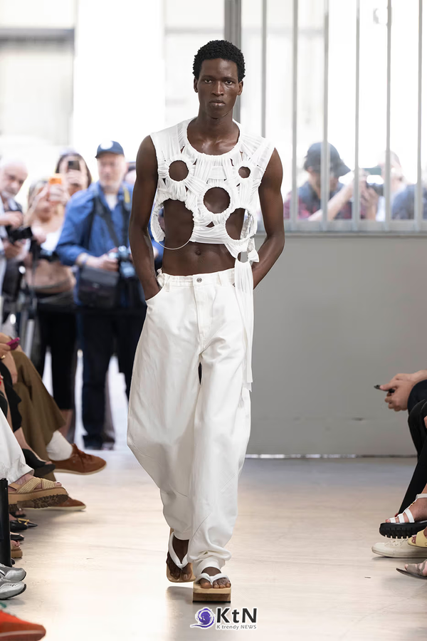 SETCHU SS27 Is Sartorially “Caught in the Nets”. 사진=Ilaria Orsini, K trendy NEWS DB ⓒ케이 트렌디뉴스 무단전재 및 수집, 재배포금지