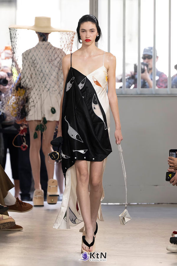 SETCHU SS27 Is Sartorially “Caught in the Nets”. 사진=Ilaria Orsini, K trendy NEWS DB ⓒ케이 트렌디뉴스 무단전재 및 수집, 재배포금지