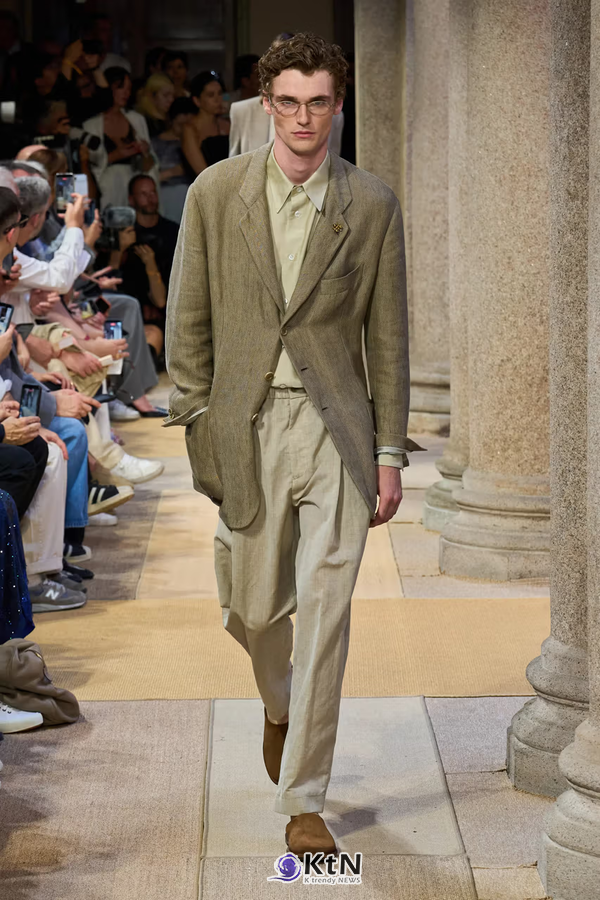 Giorgio Armani Leans Into a Lax & Leisurely SS27. 사진=Vogue Runway, K trendy NEWS DB ⓒ케이 트렌디뉴스 무단전재 및 수집, 재배포금지