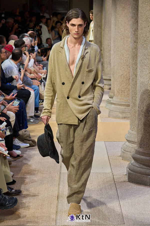 Giorgio Armani Leans Into a Lax & Leisurely SS27. 사진=Vogue Runway, K trendy NEWS DB ⓒ케이 트렌디뉴스 무단전재 및 수집, 재배포금지