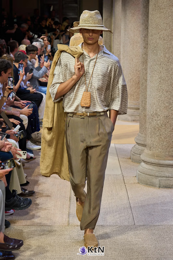 Giorgio Armani Leans Into a Lax & Leisurely SS27. 사진=Vogue Runway, K trendy NEWS DB ⓒ케이 트렌디뉴스 무단전재 및 수집, 재배포금지