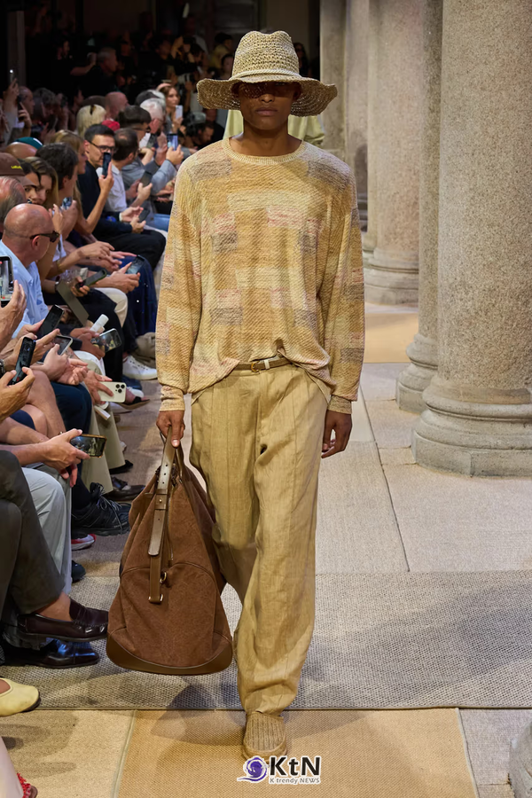 Giorgio Armani Leans Into a Lax & Leisurely SS27. 사진=Vogue Runway, K trendy NEWS DB ⓒ케이 트렌디뉴스 무단전재 및 수집, 재배포금지
