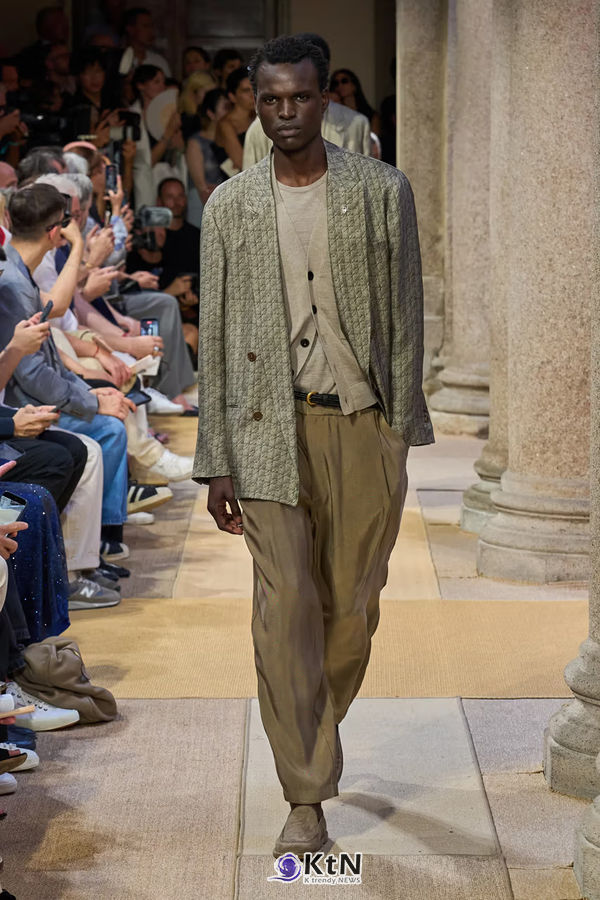 Giorgio Armani Leans Into a Lax & Leisurely SS27. 사진=Vogue Runway, K trendy NEWS DB ⓒ케이 트렌디뉴스 무단전재 및 수집, 재배포금지