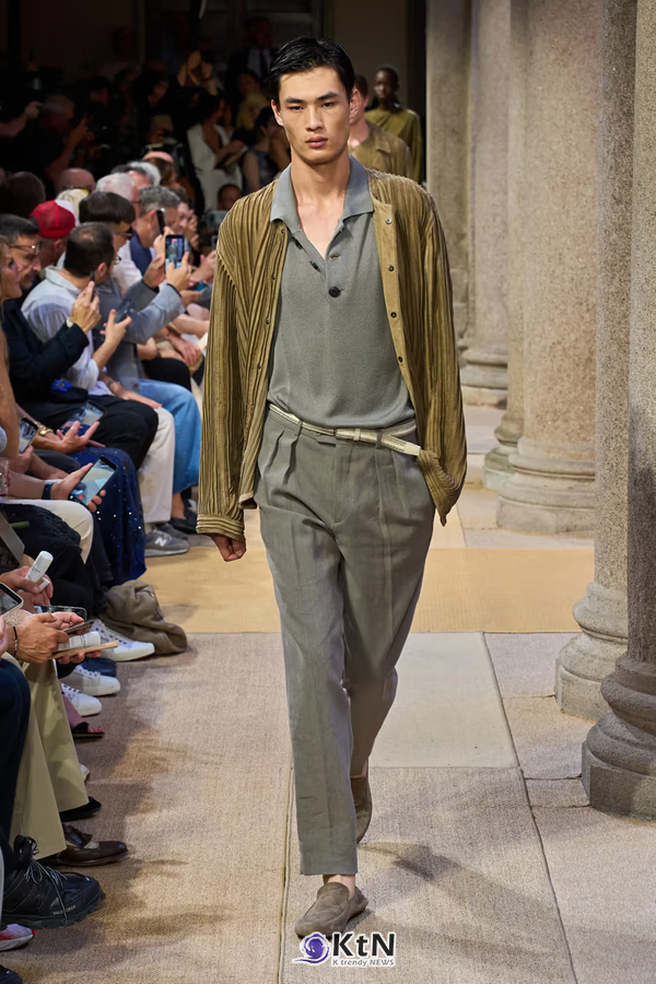 Giorgio Armani Leans Into a Lax & Leisurely SS27. 사진=Vogue Runway, K trendy NEWS DB ⓒ케이 트렌디뉴스 무단전재 및 수집, 재배포금지