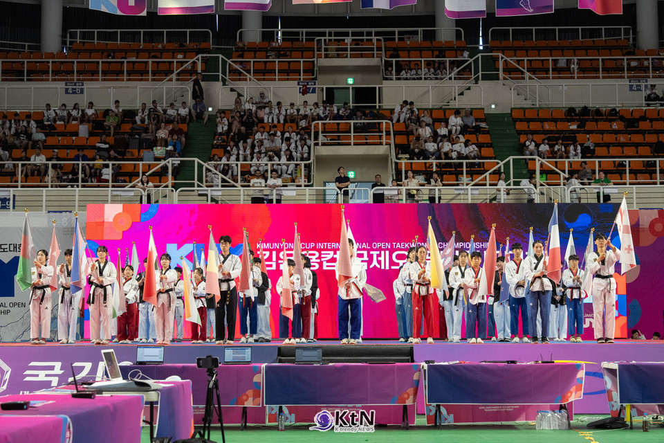 제7회 김운용컵 국제오픈태권도대회의 경제적 파급 효과도 주목된다. 55개국에서 온 대규모 선수단과 임원, 가족 관람객이 서울을 방문하면 숙박, 요식, 관광 등 지역 경제 전반에 상당한 부가가치가 창출된다.   /사진=김운용스포츠위원회, K trendy NEWS DB ⓒ케이 트렌디뉴스 무단전재 및 수집, 재배포금지