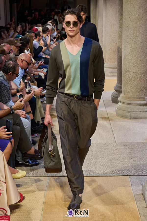 Giorgio Armani Leans Into a Lax & Leisurely SS27. 사진=Vogue Runway, K trendy NEWS DB ⓒ케이 트렌디뉴스 무단전재 및 수집, 재배포금지