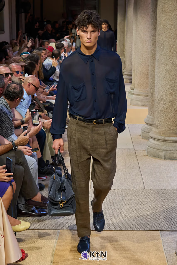 Giorgio Armani Leans Into a Lax & Leisurely SS27. 사진=Vogue Runway, K trendy NEWS DB ⓒ케이 트렌디뉴스 무단전재 및 수집, 재배포금지