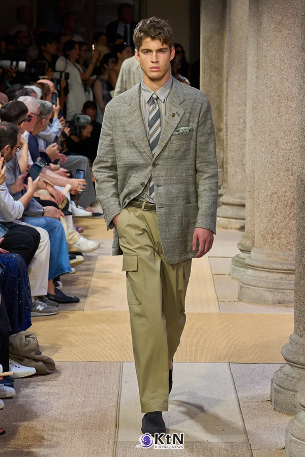 Giorgio Armani Leans Into a Lax & Leisurely SS27. 사진=Vogue Runway, K trendy NEWS DB ⓒ케이 트렌디뉴스 무단전재 및 수집, 재배포금지