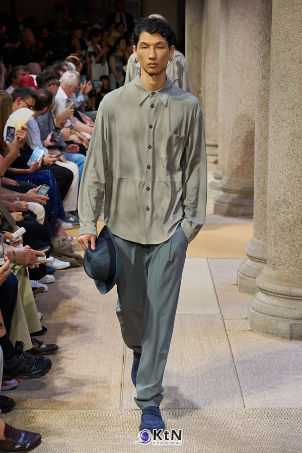 Giorgio Armani Leans Into a Lax & Leisurely SS27. 사진=Vogue Runway, K trendy NEWS DB ⓒ케이 트렌디뉴스 무단전재 및 수집, 재배포금지