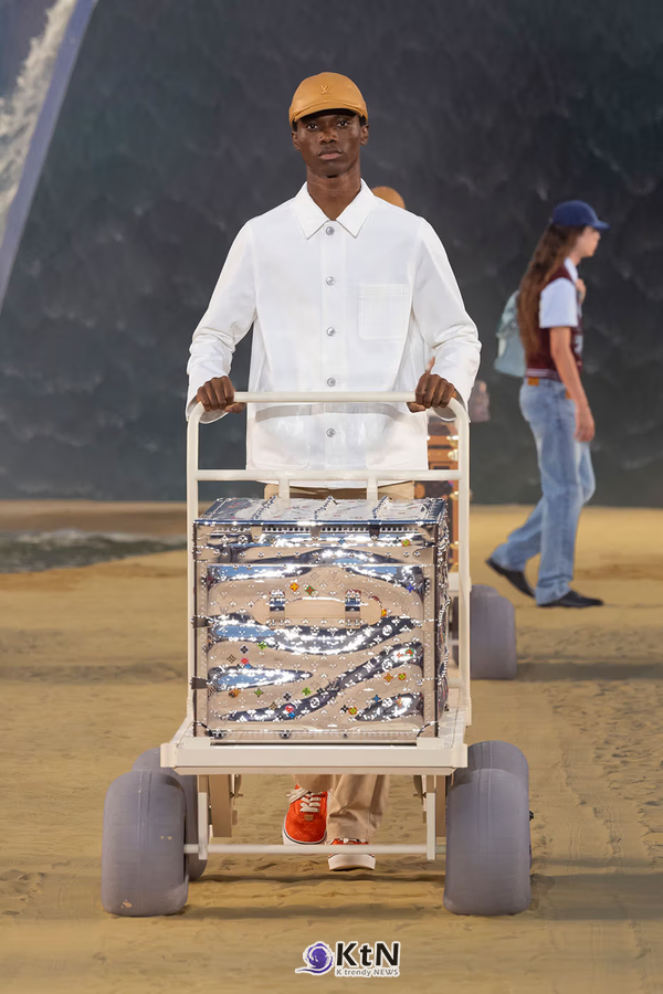 Pharrell Presents the Surfer-Coded Dandy Experience For Louis Vuitton SS27. 사진=Louis Vuitton, K trendy NEWS DB ⓒ케이 트렌디뉴스 무단전재 및 수집, 재배포금지