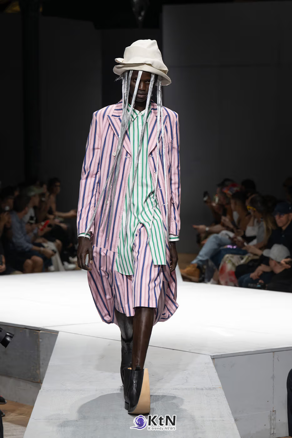 COMME des GARÇONS HOMME PLUS SS27 Debuts Dual-Act Show "If The War Were To End..". 사진=COMME des GARÇONS, K trendy NEWS DB ⓒ케이 트렌디뉴스 무단전재 및 수집, 재배포금지