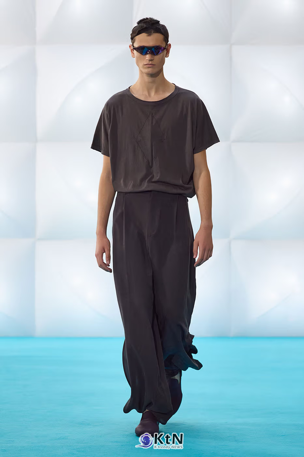 Kiko Kostadinov SS27 Distorts Materiality With "EXTROFLEXION"  사진=Kiko Kostadinov, K trendy NEWS DB ⓒ케이 트렌디뉴스 무단전재 및 수집, 재배포금지