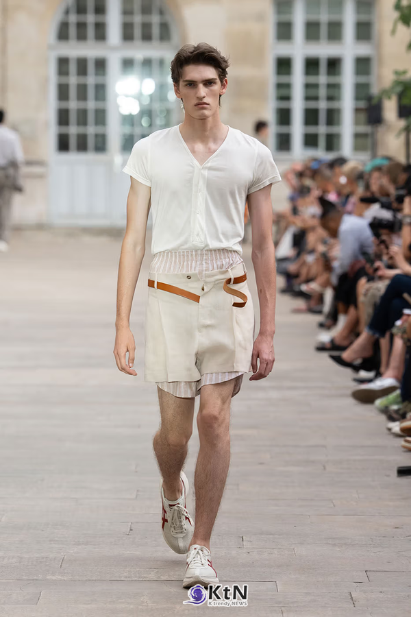 SOSHIOTSUKI SS27 Subverts Tailoring with Dalí-Inspired "Melting" Silhouettes  사진=SOSHIOTSUKI, K trendy NEWS DB ⓒ케이 트렌디뉴스 무단전재 및 수집, 재배포금지