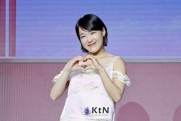 [KtN 현장] 이은지가 '모솔연애2' 제작발표회에서 시즌2에 대한 자신감을 드러냈다. 시즌1에 이어 ‘썸메이커스’로 다시 합류한 이은지는 연애 리얼리티 시즌2의 재미를 강조하며 현장 분위기를 유쾌하게 이끌었다.   사진=2026. 07.01  K trendy NEWS DB ⓒ케이 트렌디뉴스 무단전재 및 수집, 재배포금지