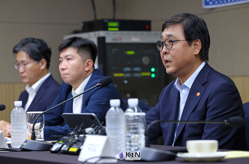 K-축구 혁신위원회 출범, 최휘영 장관 공동위원장 자리 내려놨다/사진=문화체육관광부, K trendy NEWS DB ⓒ케이 트렌디뉴스 무단전재 및 수집, 재배포금지