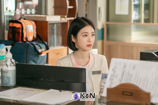 신예은 닥터 섬보이, 공식 스틸  사진=KT스튜디오지니, K trendy NEWS DB ⓒ케이 트렌디뉴스 무단전재 및 수집, 재배포금지