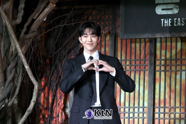 [KtN 현장포토] 동궁의 저주 파헤칠 로맨틱 구천... 군 전역 후 첫 복귀 남주혁, 여심 저격 비주얼  사진=2026. 07.08  배우 조승우, 노윤서, 남주혁이 8일 오전 서울 영등포구 페어몬트 앰배서더 서울에서 열린 넷플릭스 시리즈 '동궁' 제작발표회에 참석해 포토타임을 갖고 있다. K trendy NEWS DB ⓒ케이 트렌디뉴스 무단전재 및 수집, 재배포금지