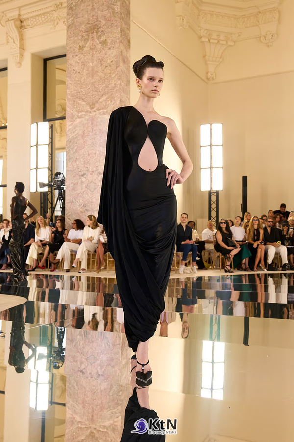 Schiaparelli FW27 Haute Couture Rejects Formulas for "The Call of the Void" 사진=Schiaparelli, K trendy NEWS DB ⓒ케이 트렌디뉴스 무단전재 및 수집, 재배포금지