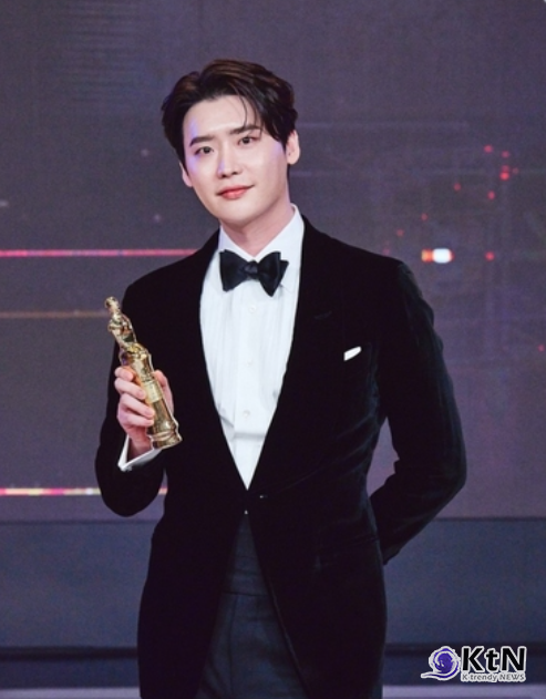 가수 겸 배우 아이유와 배우 이종석이 공개 열애 약 4년 만에 연인 관계를 정리하고 연예계 동료로 돌아갔다.  사진=2026. 07.10   MBC K trendy NEWS DB ⓒ케이 트렌디뉴스 무단전재 및 수집, 재배포금지