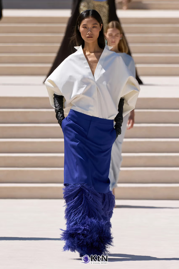 Balenciaga But Bigger: Pierpaolo Piccioli's Fall 2026 Couture Debut. 사진=Vogue Runway, K trendy NEWS DB ⓒ케이 트렌디뉴스 무단전재 및 수집, 재배포금지