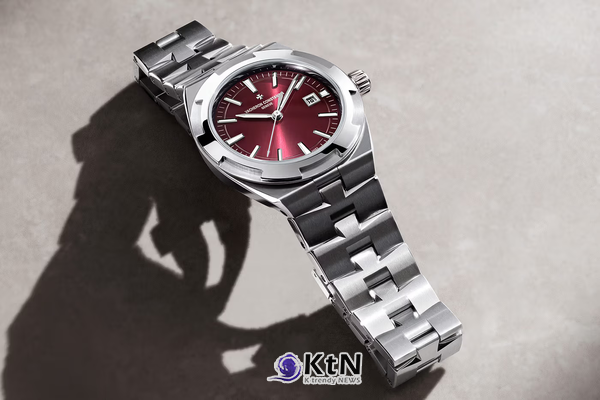 Vacheron Constantin Launches Two New Overseas Self-Winding Watches in a 34.5mm Case Size. 사진=Vacheron Constantin, K trendy NEWS DB ⓒ케이 트렌디뉴스 무단전재 및 수집, 재배포금지